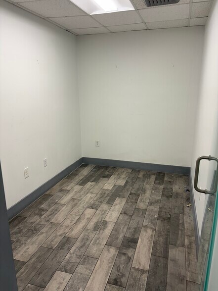 More Photos Of 4330 Sheridan St, Hollywood Medical For Sale