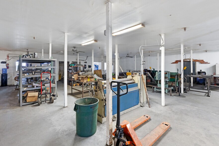 More Photos Of 651 Thunderbolt St, Chico Warehouse For Sale