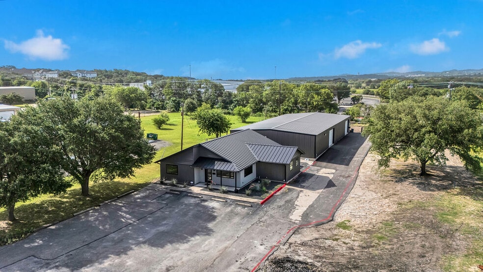 More Photos Of 117 Commerce Ave, Boerne Office For Sale