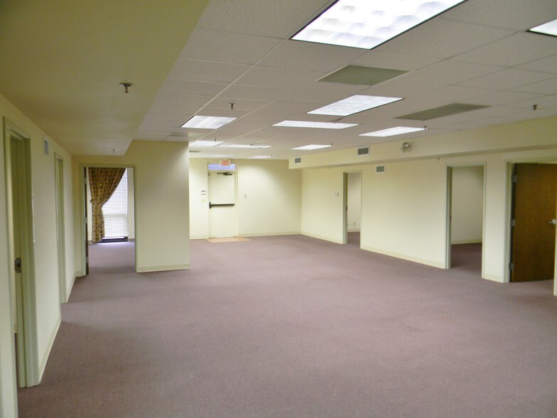 More Photos Of 1811 Auburn Ave, Monroe Medical For Lease