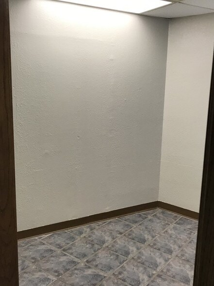 More Photos Of 901 N Virginia Ave, Oklahoma City Manufacturing For Lease