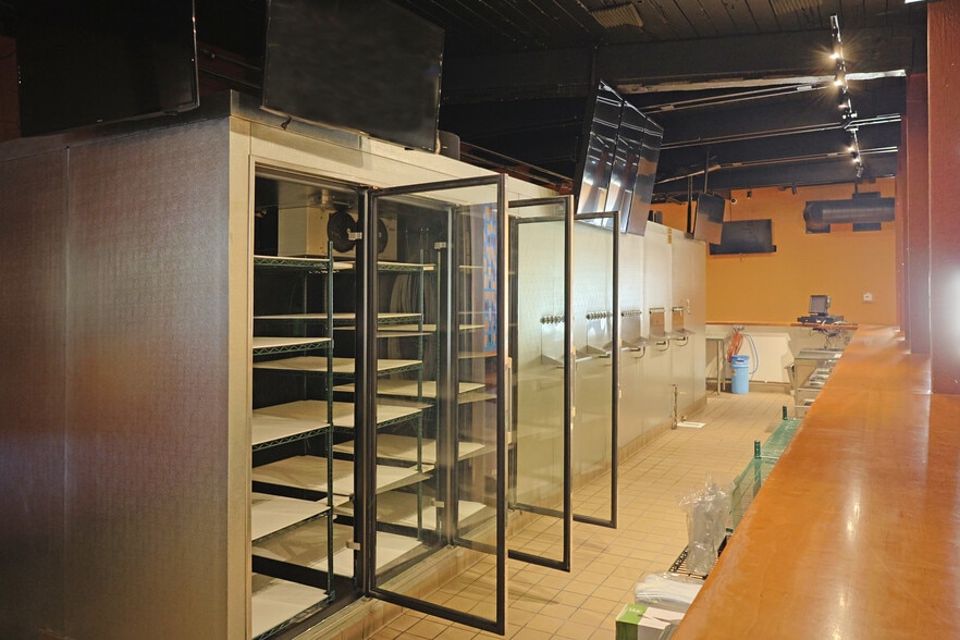 More Photos Of 1517 E 14th St, San Leandro Freestanding For Lease