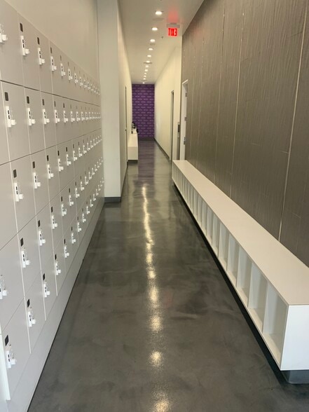 More Photos Of 670 S Green Valley Pky, Henderson Storefront Retail Office For Lease