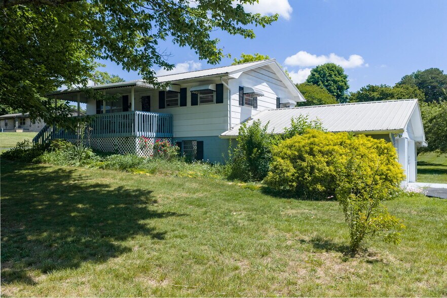 More Photos Of 7700 Tazewell Pike, Corryton Apartments For Sale