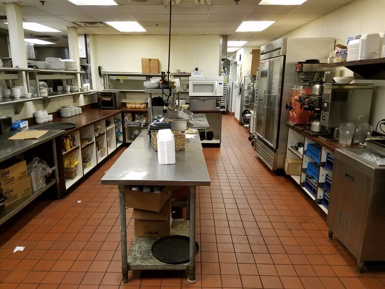 More Photos Of 2900 S Orlando Dr, Sanford Restaurant For Lease