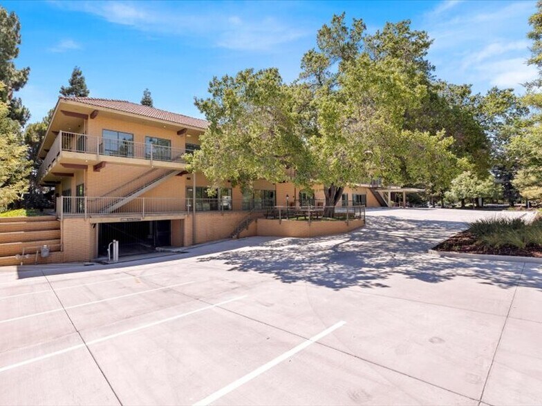 More Photos Of 10275 N De Anza Blvd, Cupertino Medical For Lease