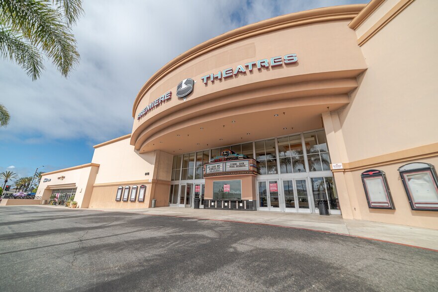 More Photos Of 641 Camino de los Mares, San Clemente Storefront For Lease