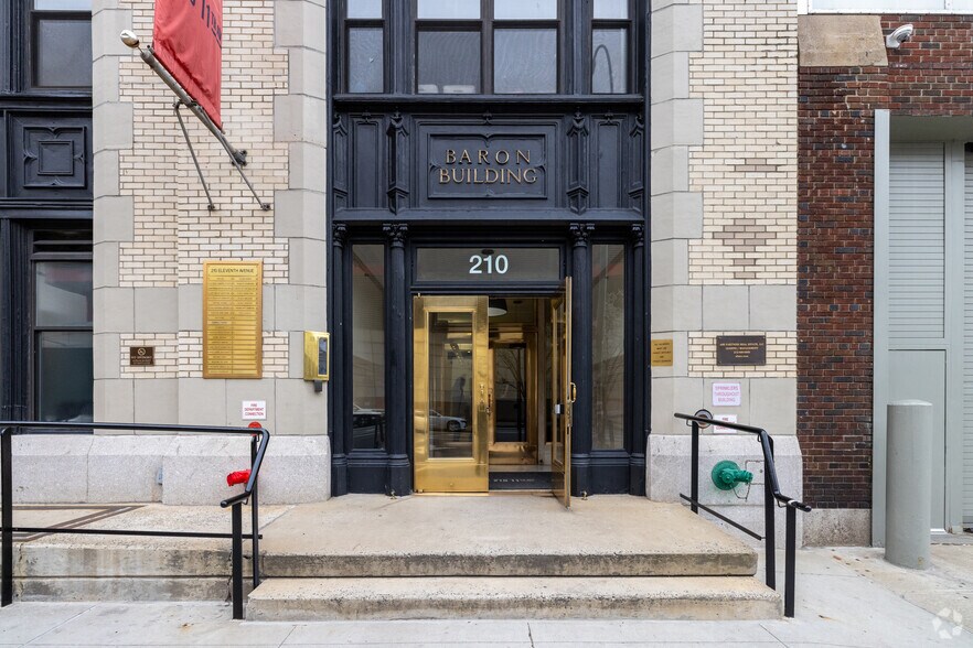 More Photos Of 210 Eleventh Ave, New York Office For Lease