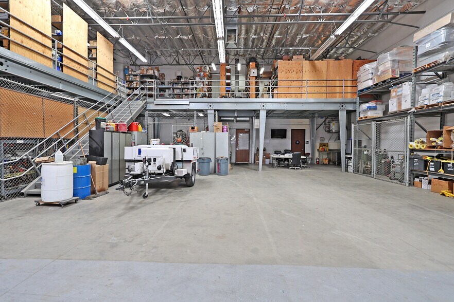 More Photos Of 31065 Plantation Dr, Thousand Palms Warehouse For Sale