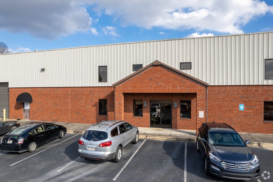 More Photos Of 265 Castleberry Industrial Dr, Cumming Warehouse For Lease