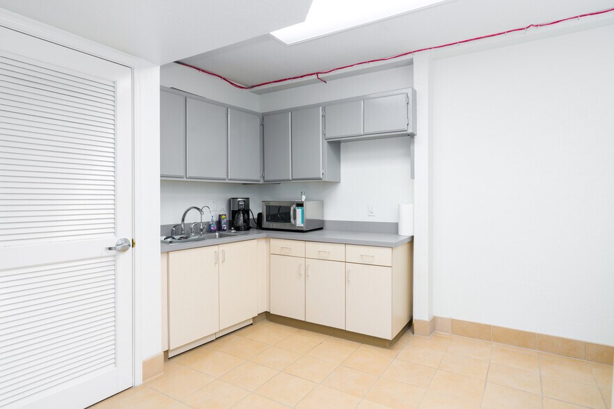 More Photos Of 1111 W Town and Country Rd, Orange Medical For Sale