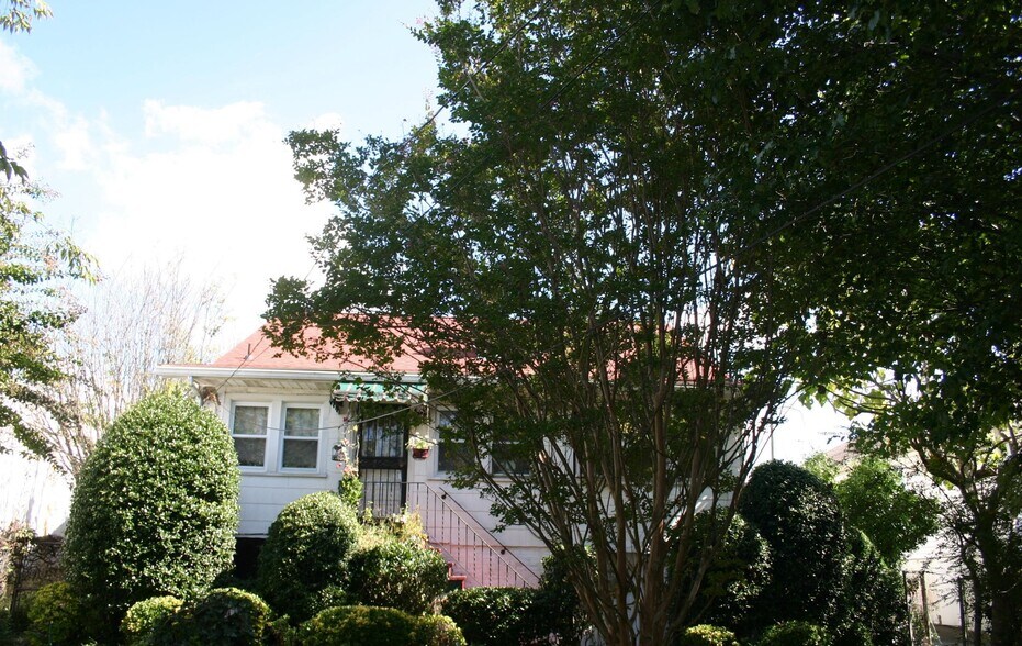 More Photos Of 2515 N Central St, Knoxville Specialty For Sale