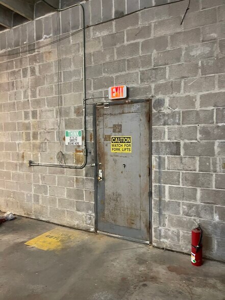More Photos Of 6301 Choctaw Dr, Baton Rouge Warehouse For Sale