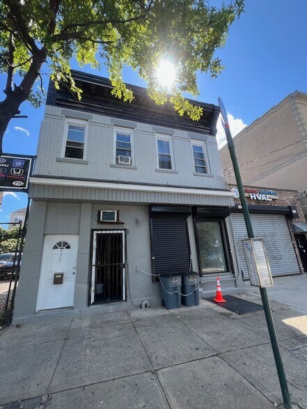 Primary Photo Of 776 Richmond Ter, Staten Island Storefront Retail Residential For Lease