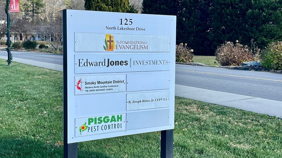 More Photos Of 125 N Lakeshore Dr, Lake Junaluska Office For Lease