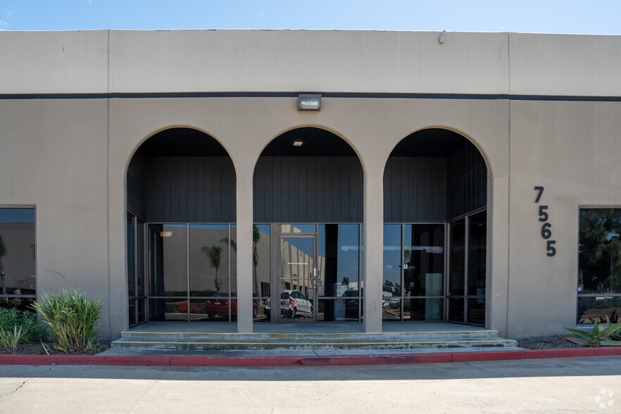 7565-7595 Carroll Rd  