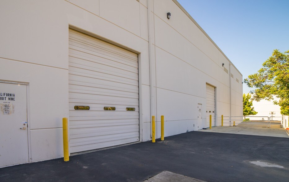 More Photos Of 3186 Lionshead Ave, Carlsbad Research And Development For Lease