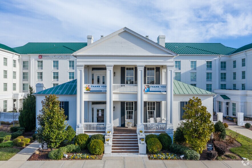 More Photos Of 7003 Chadwick Dr, Brentwood Unknown For Lease