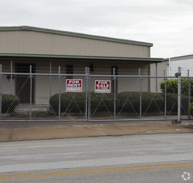 More Photos Of 206 N Shaver St, Pasadena Manufacturing For Lease