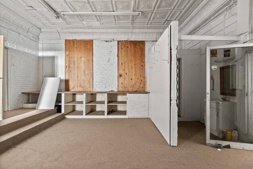 More Photos Of 1850 Church St, Appomattox Bar For Sale