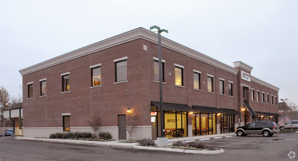 More Photos Of 5299 Poplar Ave, Memphis Freestanding For Lease