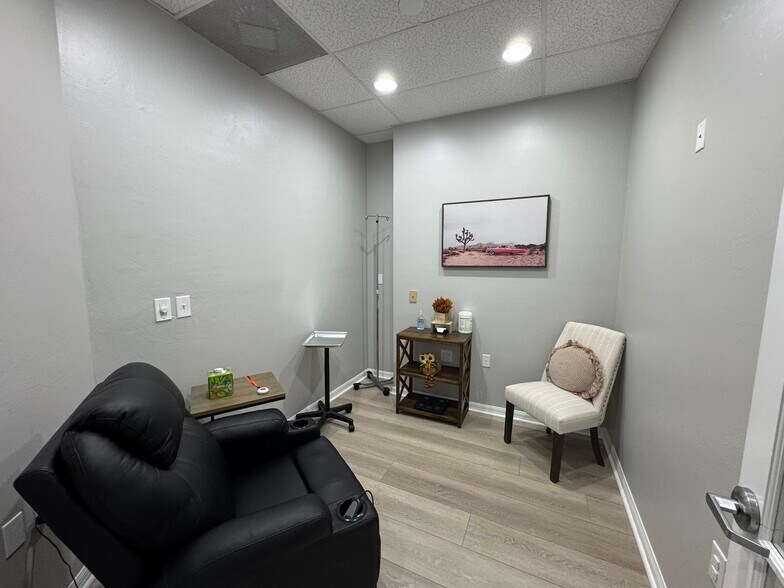 More Photos Of 3447 Pine Ridge Rd, Naples Medical For Sale