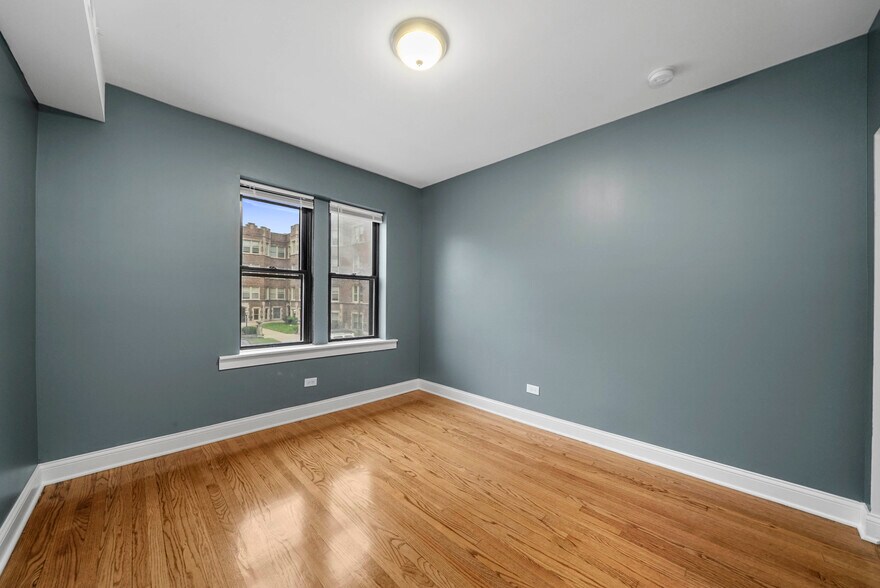More Photos Of 1619 E 70th St, Chicago Apartments For Sale