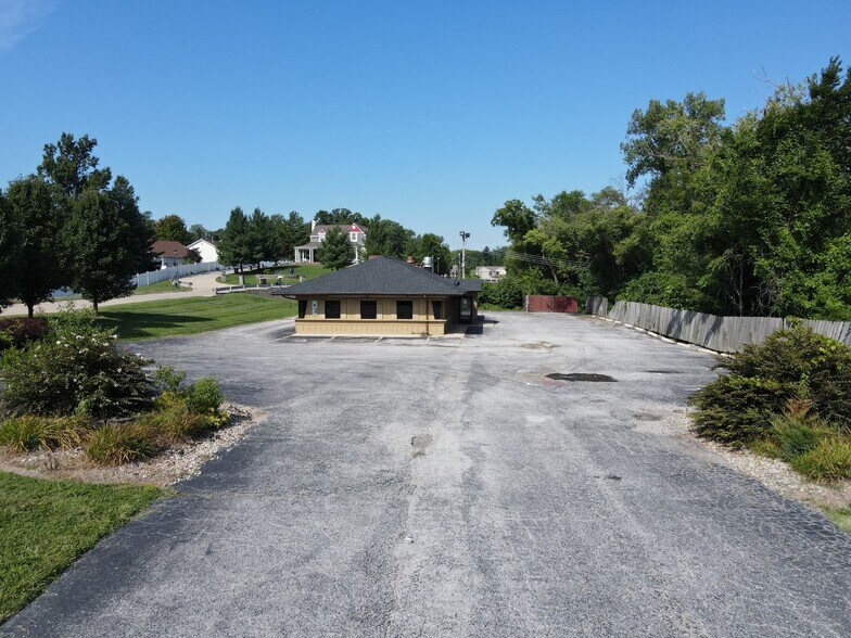 More Photos Of 3030 Godfrey Rd, Godfrey Restaurant For Lease