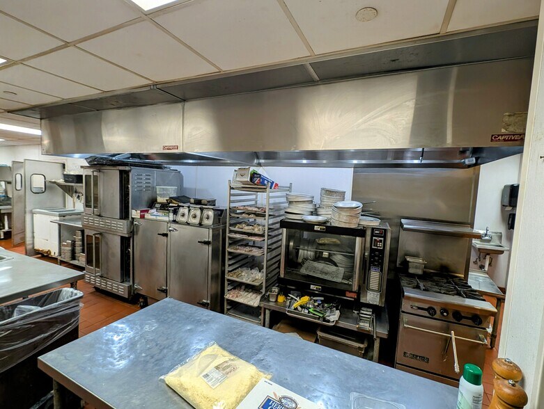 More Photos Of 5101 Center St, Williamsburg Restaurant For Sale