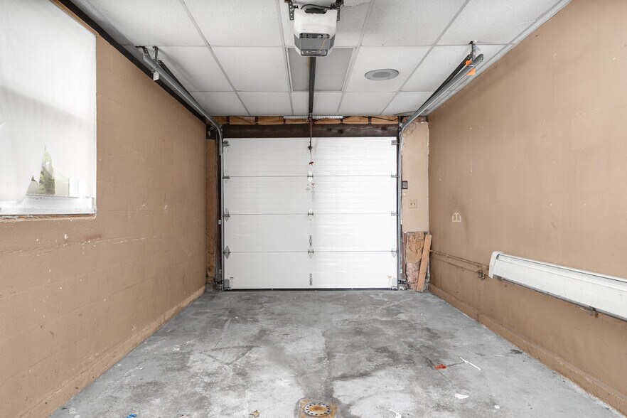 More Photos Of 27 Pike St, West Warwick Storefront Retail Residential For Sale