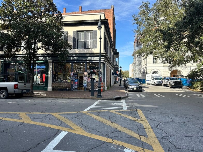 Primary Photo Of 5 W York St, Savannah Storefront For Lease