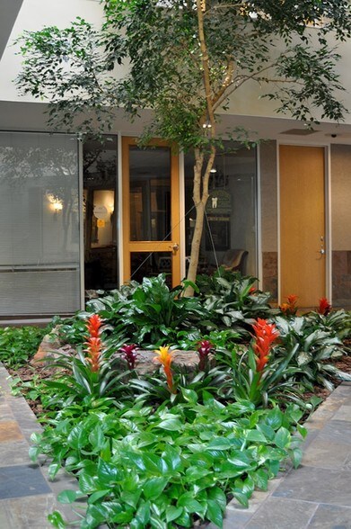 More Photos Of 3 Grogans Park Dr, The Woodlands Medical For Lease