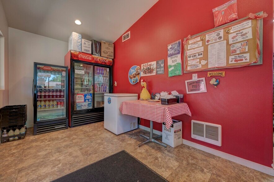 More Photos Of 100 Hill Ave, Spirit Lake Restaurant For Sale