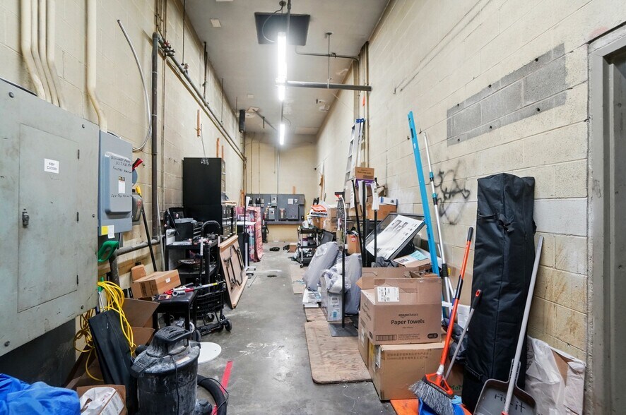 More Photos Of 50 Eswin St, Cincinnati Freestanding For Sale