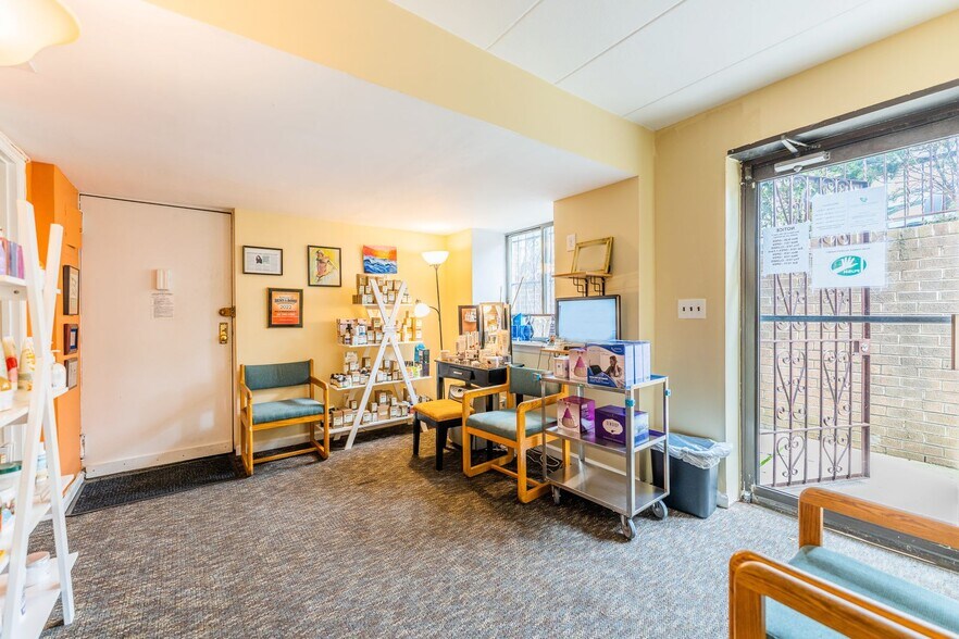 More Photos Of 12215 25th Rd, Flushing Specialty For Sale