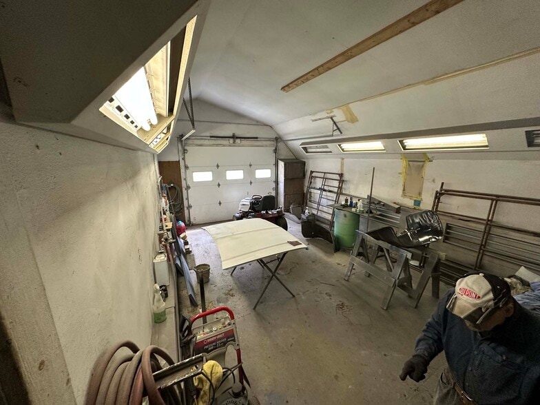 More Photos Of 1642-1646 PA-307, Lake Winola Auto Repair For Sale