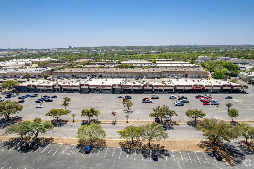 More Photos Of 226 W Bitters Rd, San Antonio Unknown For Lease