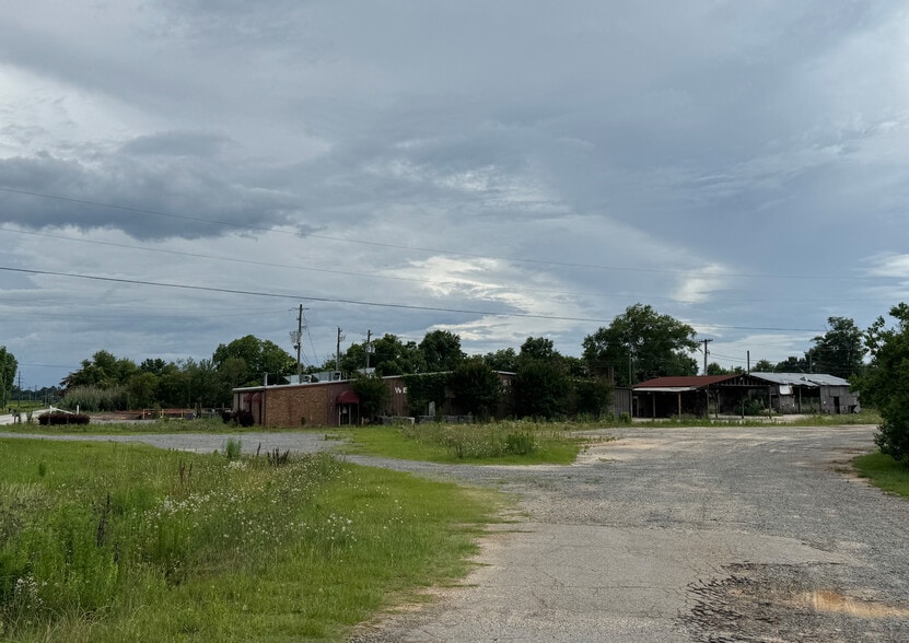 More Photos Of 4199 Housers Mill Rd, Byron Flex For Sale