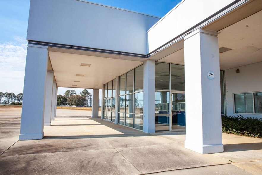 More Photos Of 2210 Washington Rd, Thomson Auto Dealership For Sale