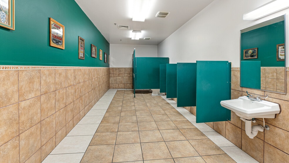 More Photos Of 102 S Victoria Ave, Pueblo Storefront For Sale