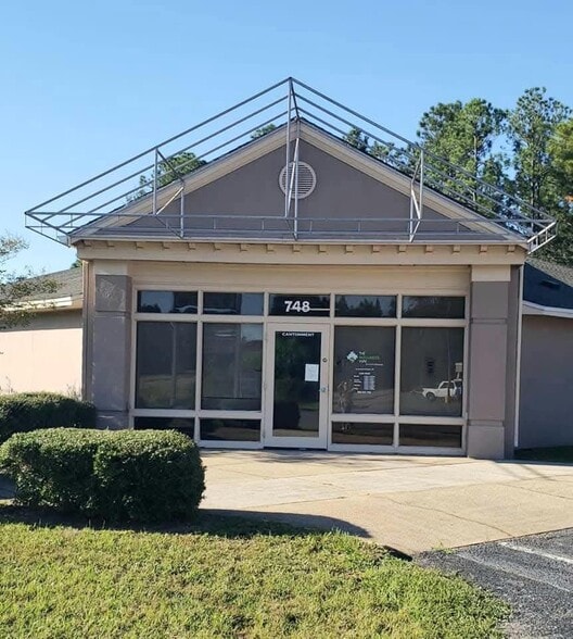 More Photos Of 748 N Us-29, Cantonment Medical For Lease