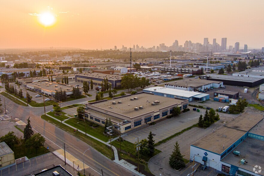 More Photos Of 916-919 42nd Ave SE, Calgary Office For Lease