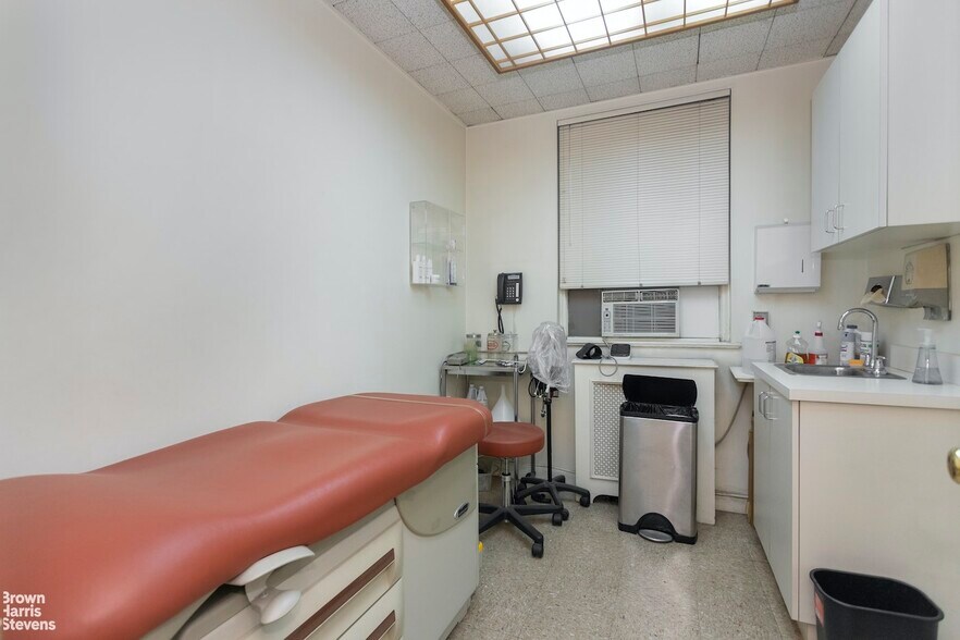 More Photos Of 5 E 84th St, New York Office For Sale