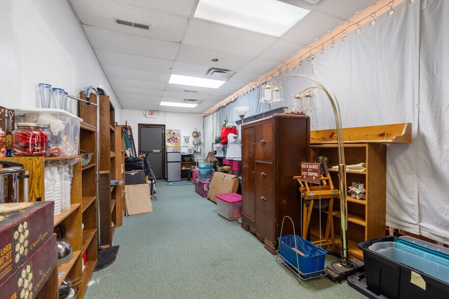 More Photos Of 1875 N State Highway CC, Nixa General Retail For Lease