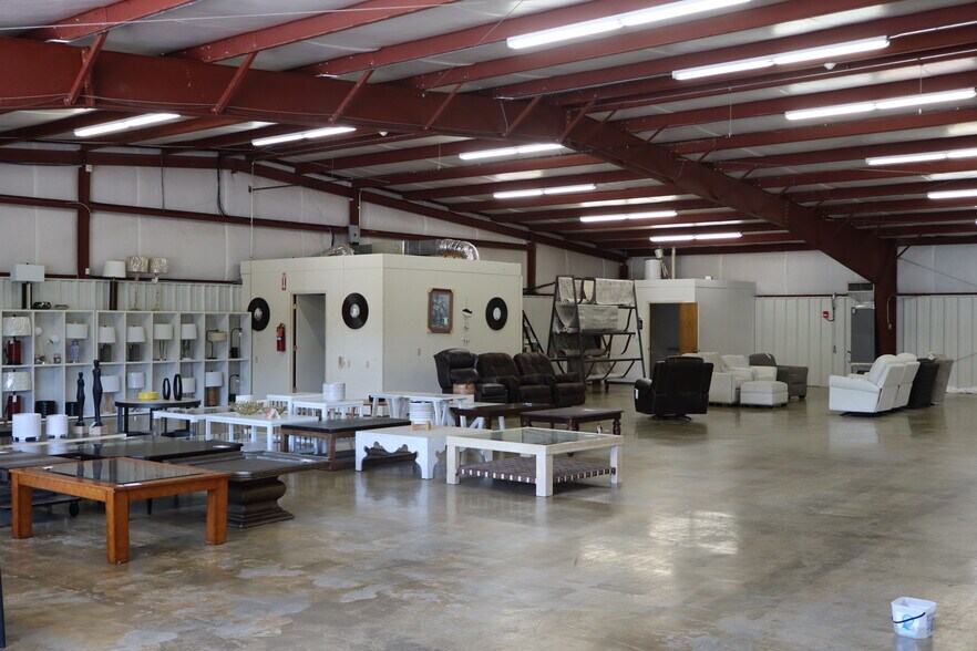 More Photos Of 5766 W US Highway 421, Wilkesboro Warehouse For Lease