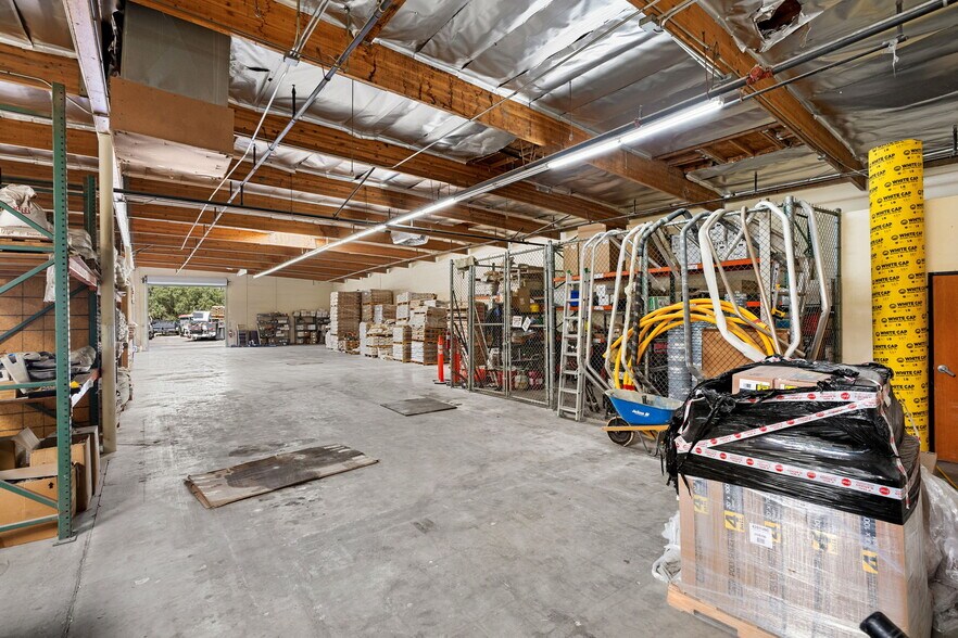 More Photos Of 77570 Enfield Ln, Palm Desert Warehouse For Sale