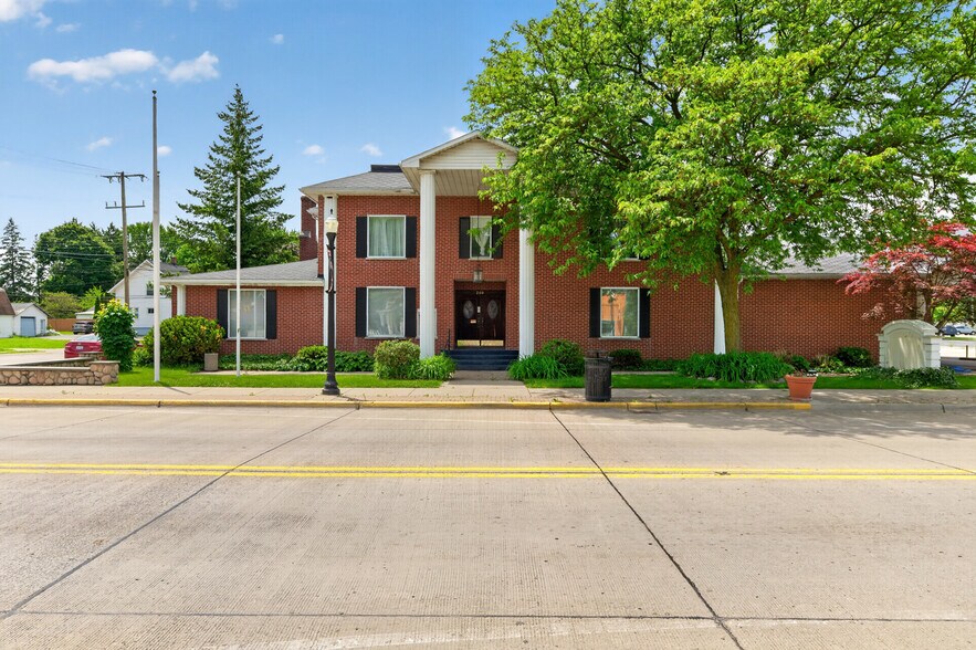 Primary Photo Of 209 N Main St, Belleville Medical For Sale