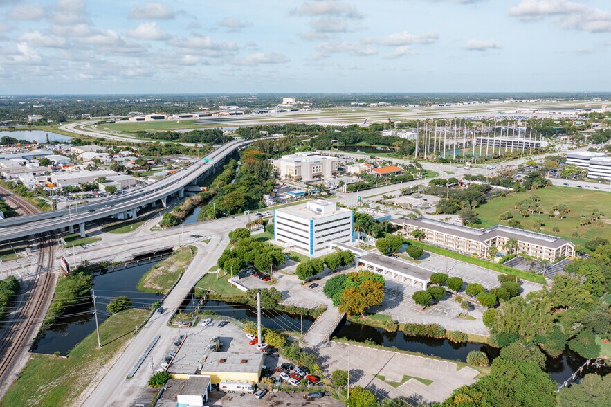 More Photos Of 1501 Belvedere Rd, West Palm Beach Office Residential For Lease