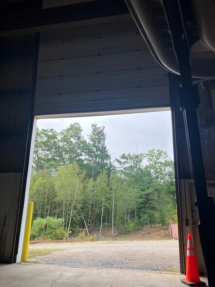 More Photos Of 185 Lafayette Rd, North Hampton Warehouse For Lease