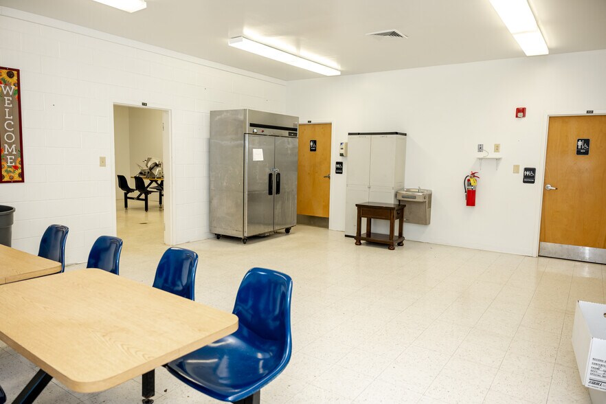 More Photos Of 626 Old River Rd, Sylvania Manufacturing For Sale